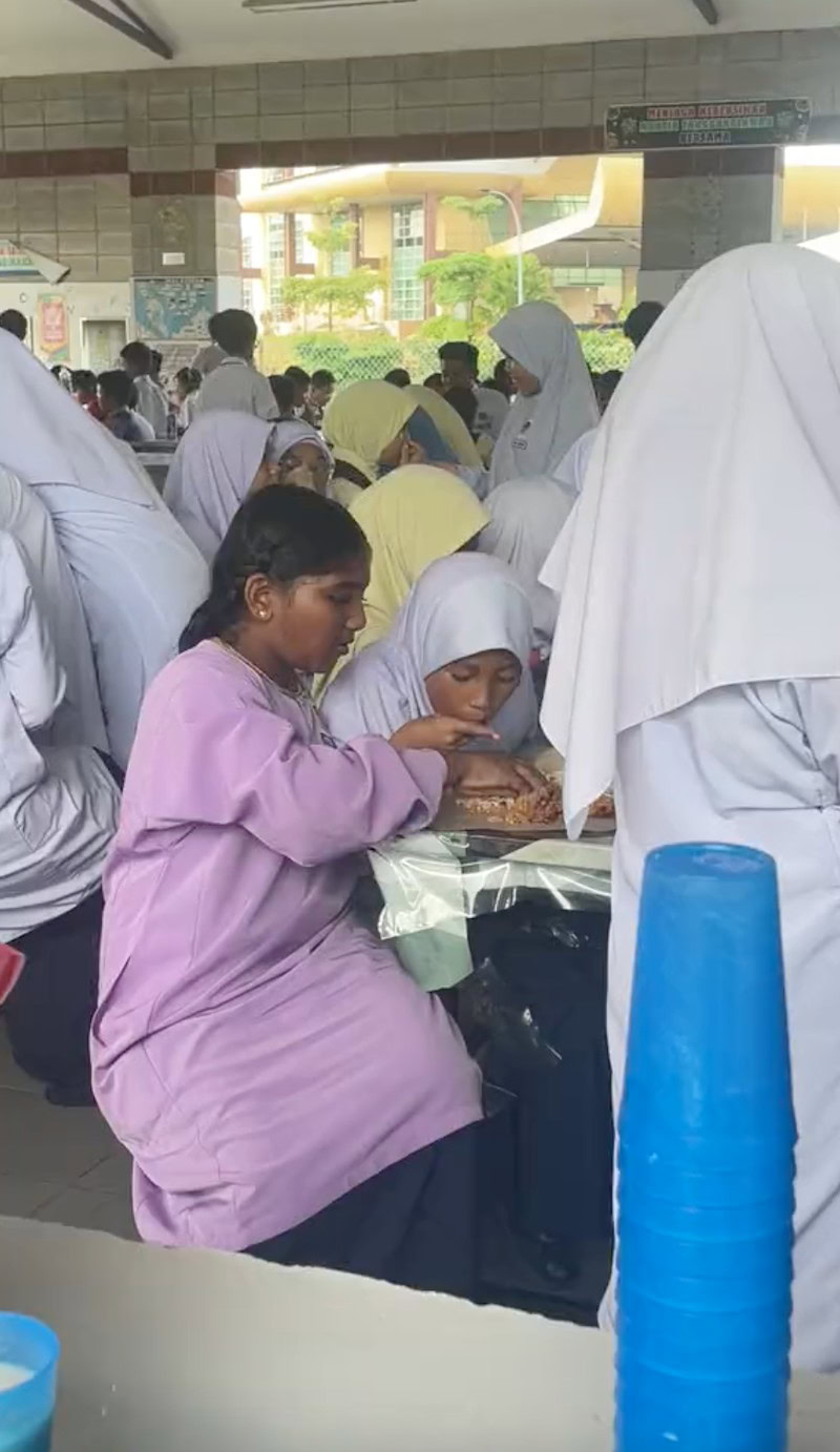 Kongsi sebungkus nasi